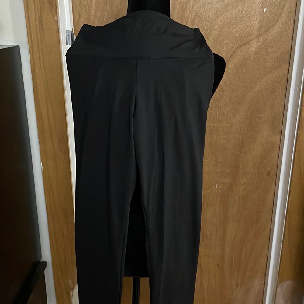 Black leggings